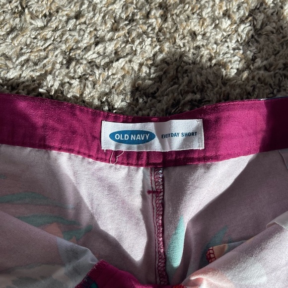 Old Navy Tropical Floral Shorts - Picture 4 of 6